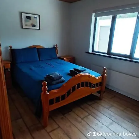 Apartamento Under Gáinne Downings